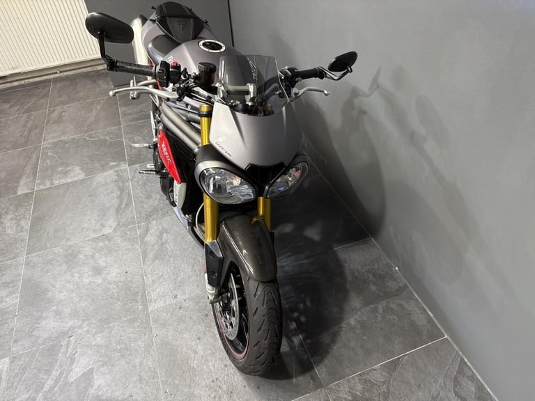 2026 TRIUMPH SPEED TRIPLE R 1050 PERFORMANCE NAKED BIKE WITH ARROW CANS