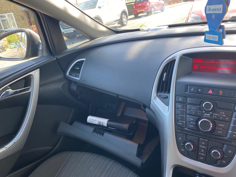 Vauxhall, ASTRA, Hatchback, 2010, Manual, 1598 (cc), 5 doors