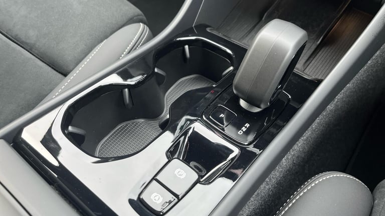 2025 Volvo XC40 2.0 B4 MHEV Plus Black Edition DCT Auto Euro 6 (s/s) 5dr ESTATE Petrol/Electric H...