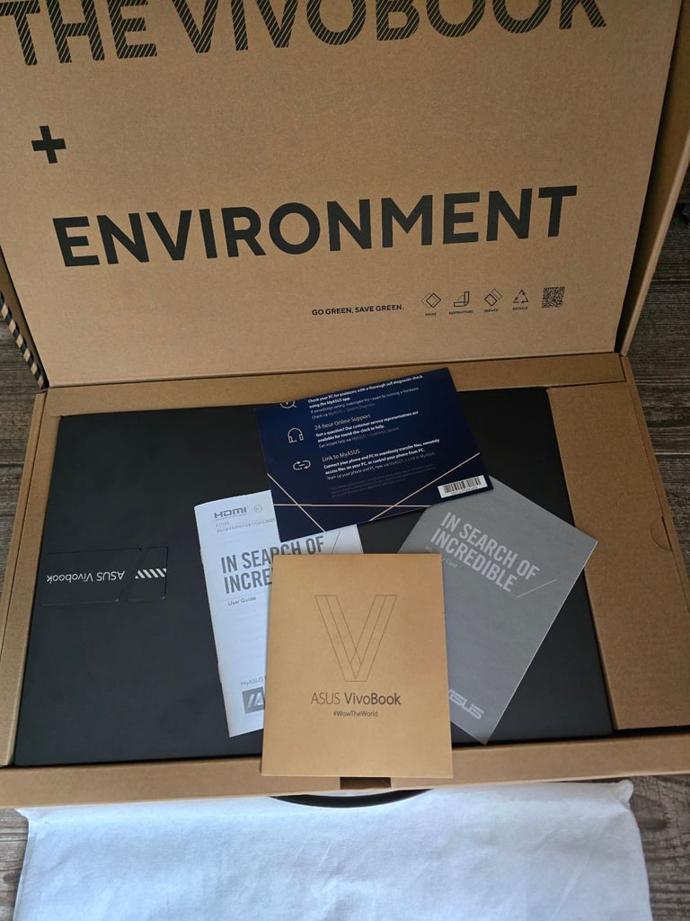 ASUS Vivobook RTX 4060 / Ryzen 9 / MINT CONDITION W/ BOX and PAPERS