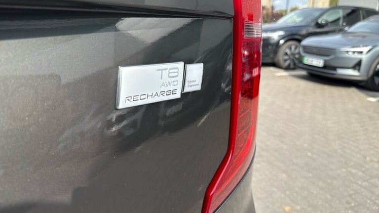 2021 Volvo XC90 Recharge R-Design Pro, T8 AWD plug-in hybrid, 7 Seats Estate Petrol Parallel PHEV...