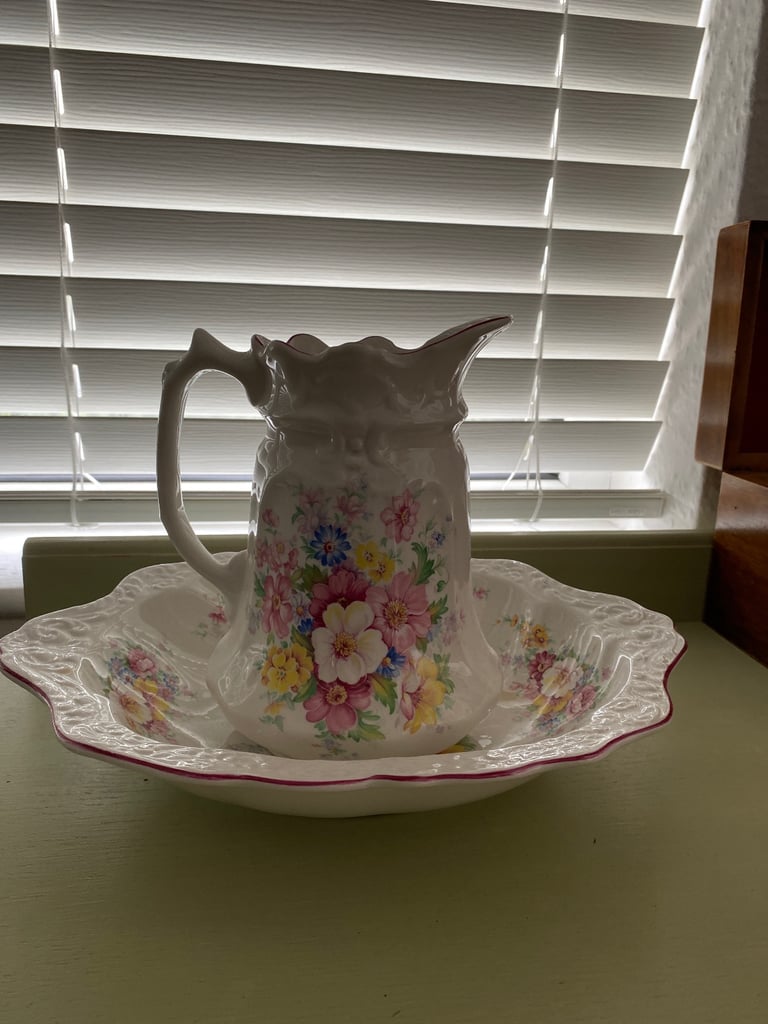 Staffordshire, Old Foley Jug and Bowl set 