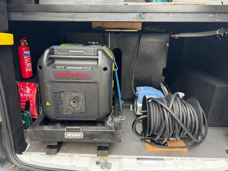 Mobile detailing Van Ford, TRANSIT CUSTOM, Panel Van, 2016, Manual, 1996 (cc)