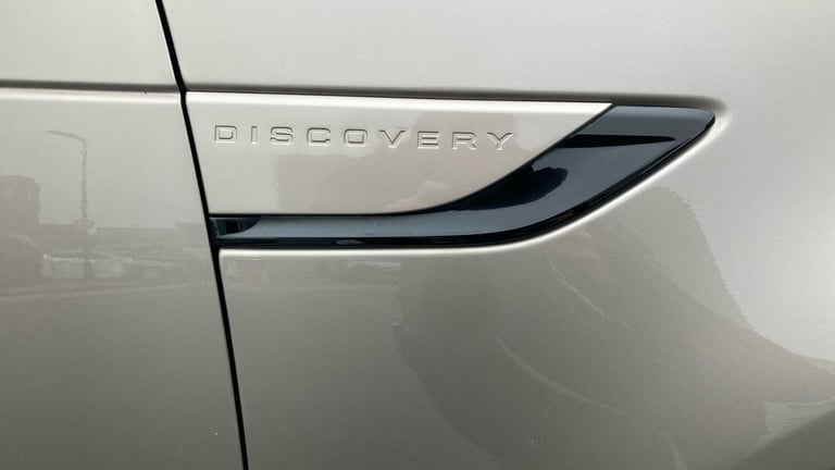 2022 Land Rover Discovery 3.0 D300 R-Dynamic SE 5dr Auto Diesel Station Wagon Station Wagon Diese...