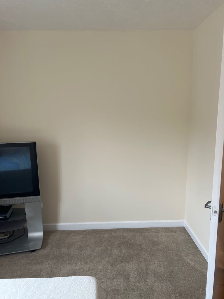 For rent double size bedroom included bills