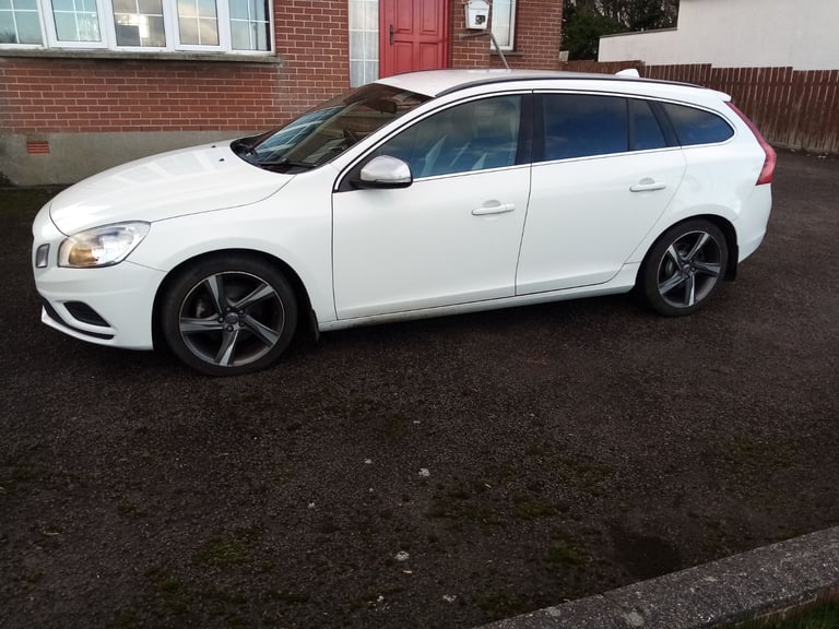 VOLVO V60 R-DESIGN 1.6 DIESEL ESTATE 