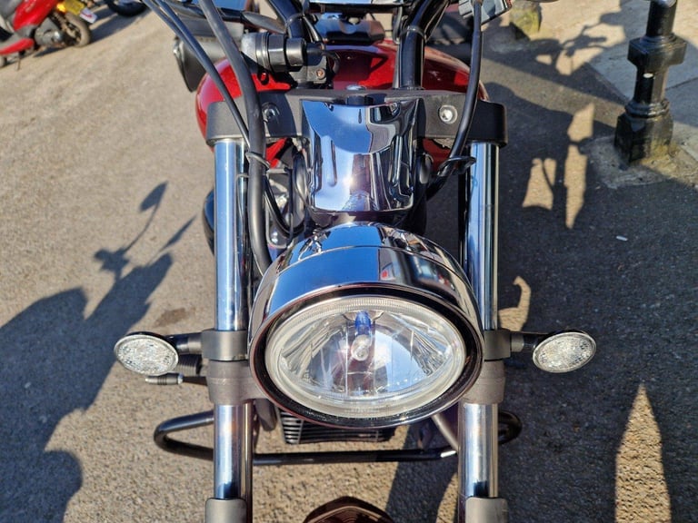 YAMAHA XVS 1300 CUSTOM IN RED
