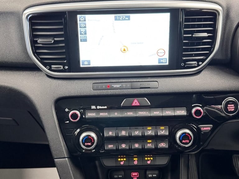2018 Kia Sportage 1.6 T-GDi 4 DCT AUTO AWD 4WD 175 BHP + SAT NAV + GLASS SUNROOF + HEATED LEA EST...