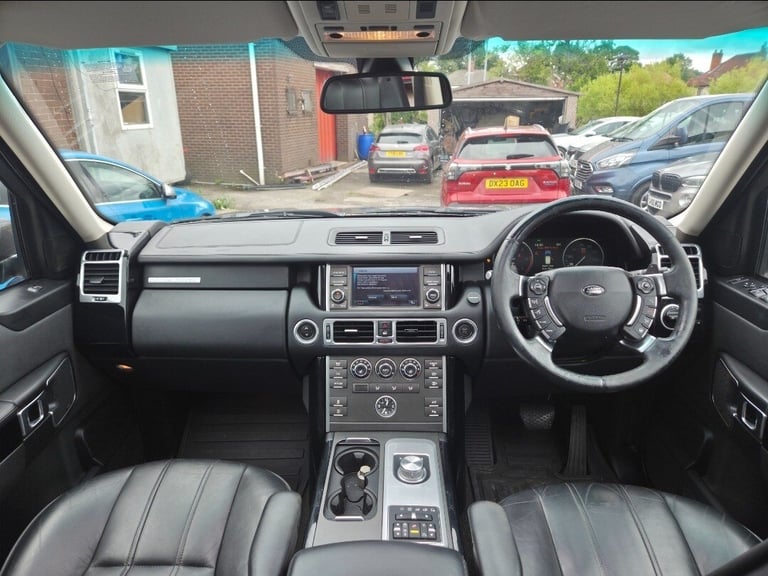 60 2010 LAND ROVER RANGE ROVER 4.4 TDV8 VOGUE AUTO