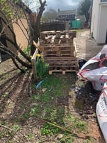 Free wooden pallets