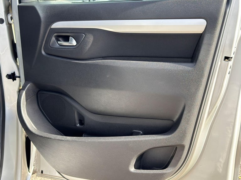 2017 Toyota PROACE CITY Verso 1.6D Shuttle Medium MPV MWB Euro 6 (s/s) 5dr (9 Seat) MPV Diesel Ma...