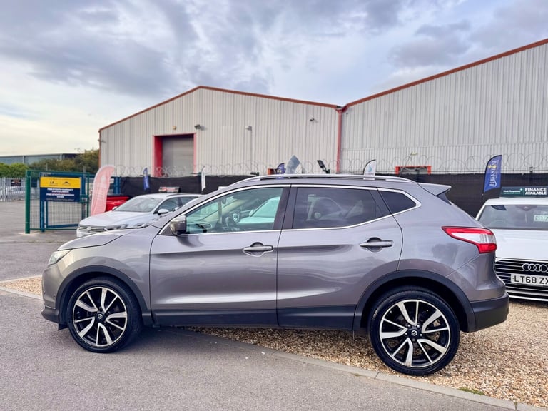 2015 Nissan Qashqai 1.6 dCi Tekna 5dr 4WD HATCHBACK Diesel Manual