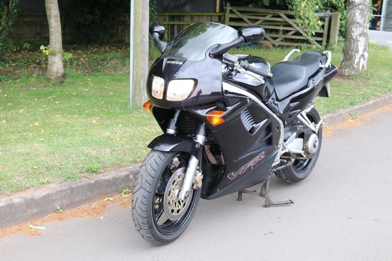 Honda VFR 750 Stunning UK bike, one owner, FSH, low mileage and ready to go!