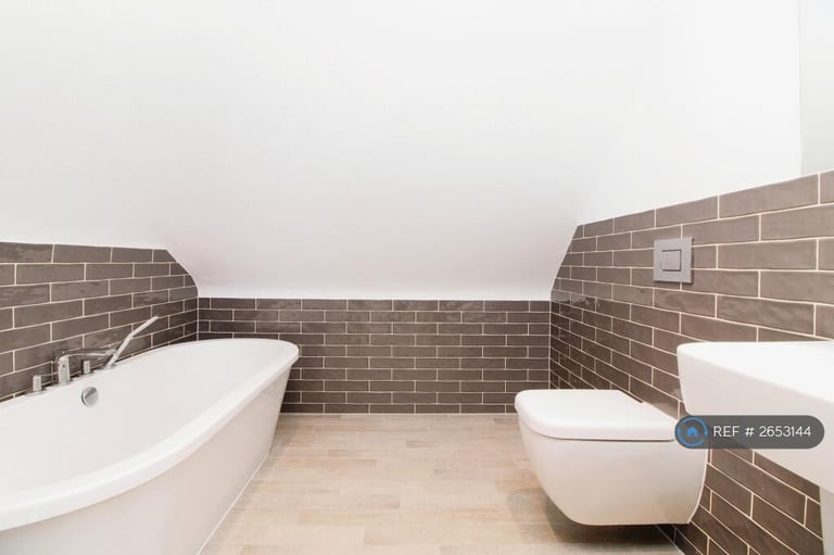 2 bedroom flat in Adams Walk, Midhurst, GU29 (2 bed) (#2653144)