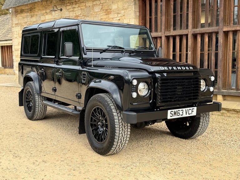 2014 Land Rover Defender XS Station Wagon TDCi [2.2] WINDOW VAN Diesel Manual