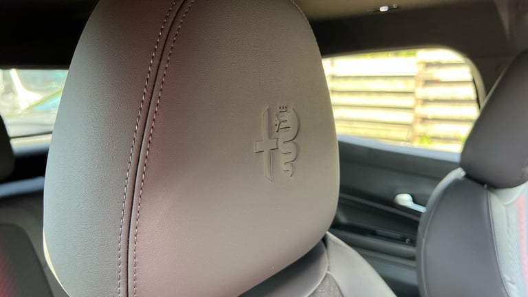 2025 Alfa Romeo Junior 1.2 MHEV Ibrida SUV 5dr Petrol Hybrid e-DCT Euro 6 (s/s) (136 ps) SUV Hybr...
