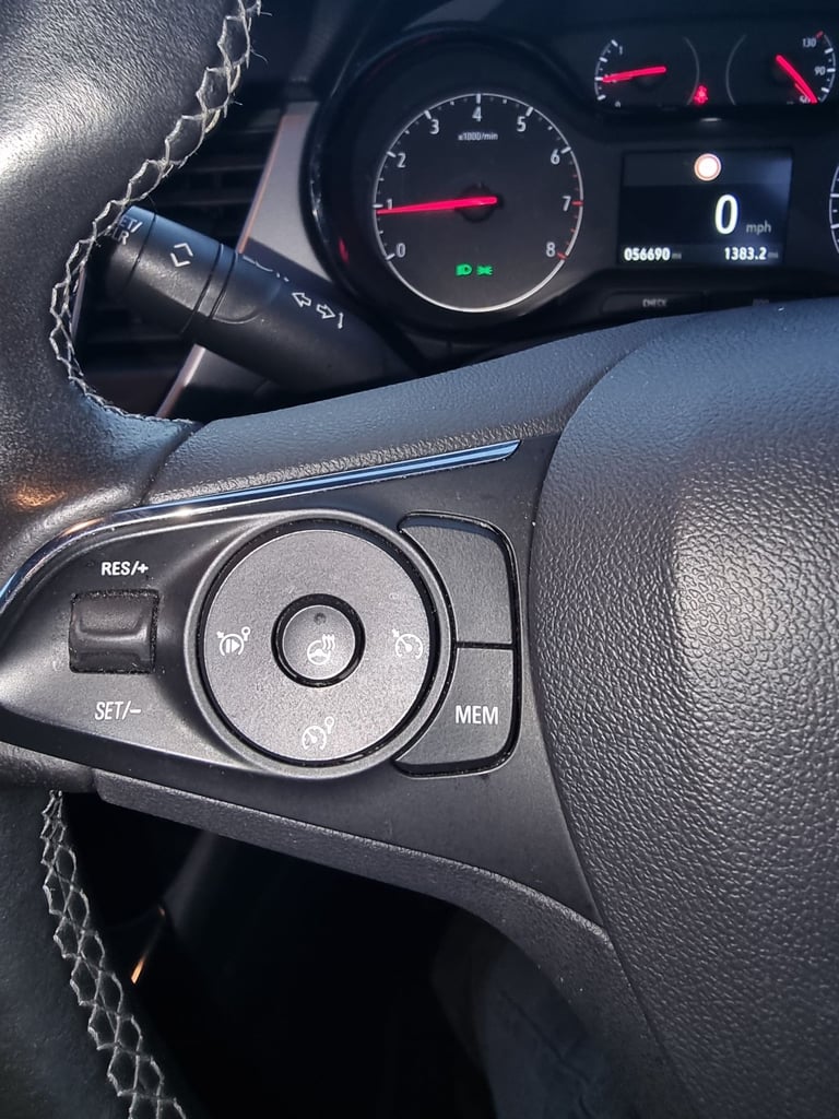 Vauxhall, CROSSLAND X, Hatchback, 2018, Manual, 1199 (cc), 5 doors