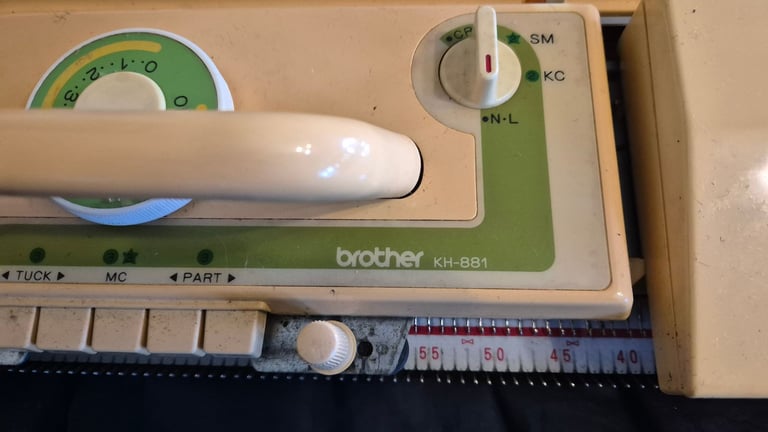 Brother KH 881 knitting machine
