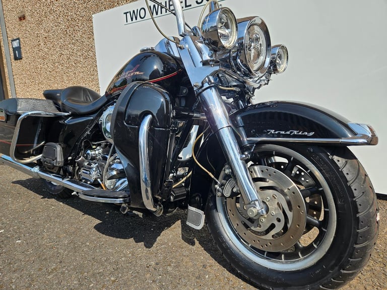 Harley-Davidson FLHR 1450 road king. Superb looking cruiser 
