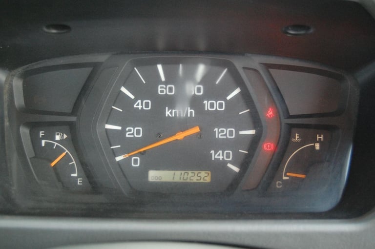NISSAN CLIPPER 650CC 2WD 200404 Petrol Manual in White