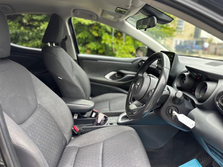2021 Toyota Yaris 1.5 VVT-h Design E-CVT Euro 6 (s/s) 5dr HATCHBACK Petrol/Electric Hybrid Automatic