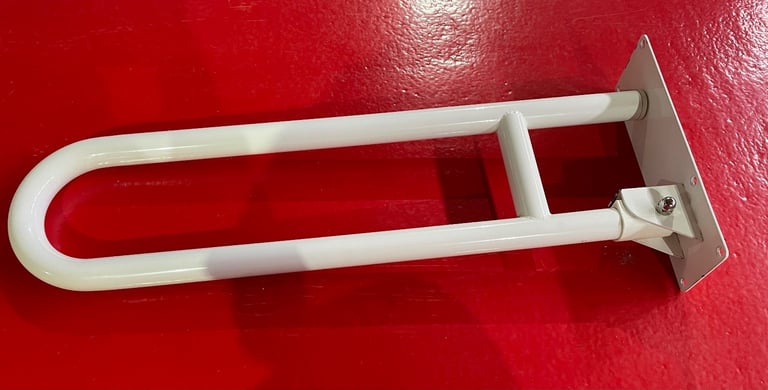Folding bathroom grab rail