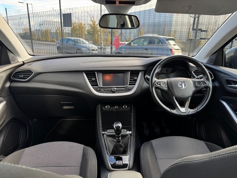 2019 Vauxhall Grandland X 1.2 Turbo SE 5dr HATCHBACK Petrol Manual