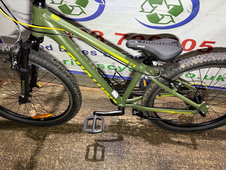 EightShot X-Coady 24 Boys/Unisex 24" Hardtail Kids Mountain Bike. Excellent