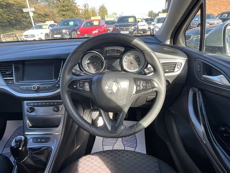 2016 Vauxhall Astra 1.4T 16V 125 Design 5dr HATCHBACK PETROL Manual