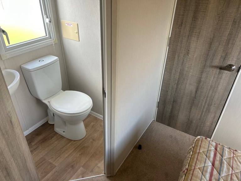 Mobile home for sale - 11.5 month season - Burgh Castle, Great Yarmouth