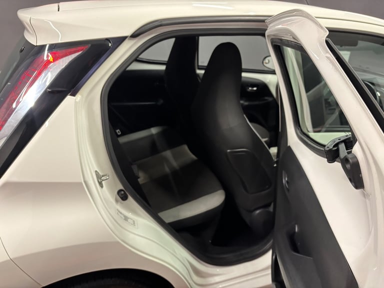 2018 Toyota AYGO 1.0 VVT-i X-Play 5dr HATCHBACK Petrol Manual