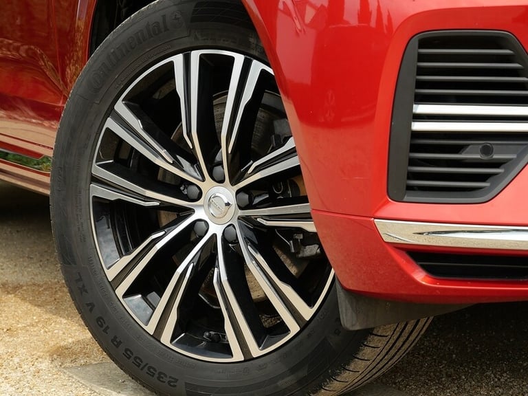 2022 Volvo XC60 2.0h T6 Recharge 18.8kWh Inscription SUV 5dr Petrol Plug-in Hybrid Auto AWD SUV H...