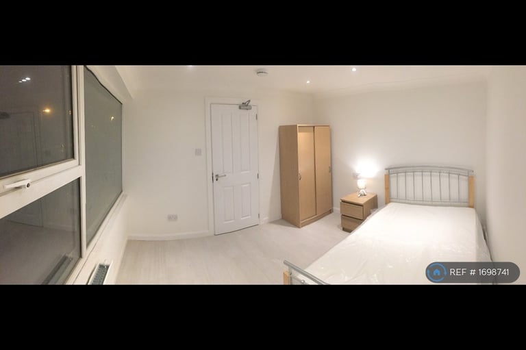 5 bedroom house in Pomfret Avenue, Luton, LU2 (5 bed) (#1698741)
