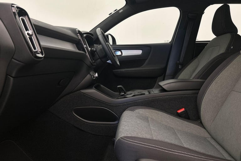 2023 Volvo XC40 Core, B3 mild hybrid, Petrol ESTATE Petrol/Electric Hybrid Automatic