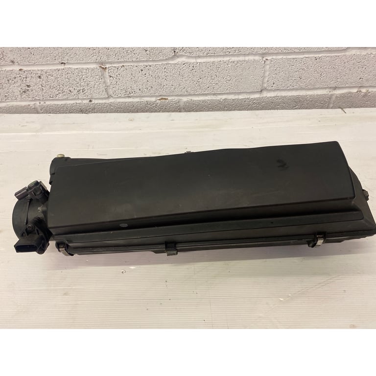 Mercedes Benz E Class Air Filter Box + Sensor, PN: A 646 090 11 01, 