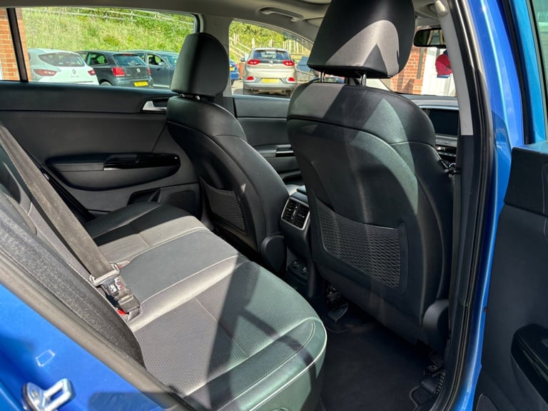 Kia Sportage 2.0 Diesel ISG 4 AWD Auto.Heated leather,reverse camera,pan roof