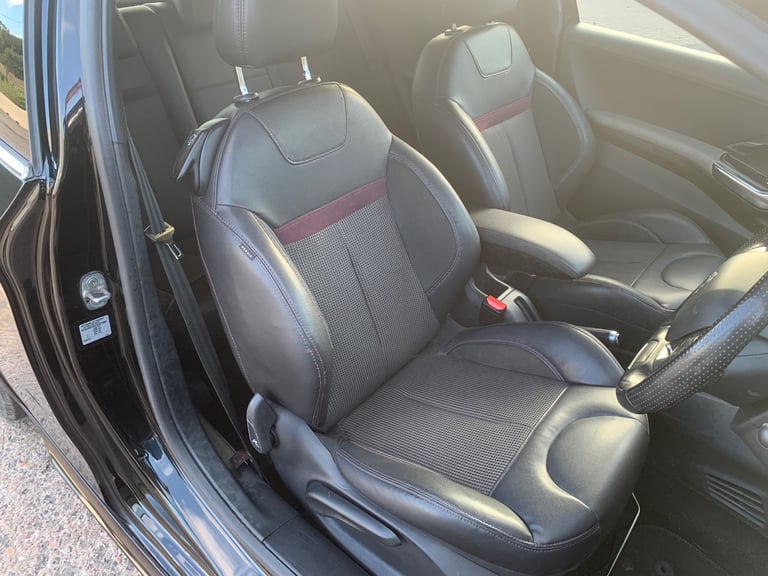 Peugeot, 208, Hatchback, 2014, Manual, 1598 (cc), 3 doors