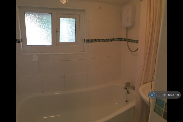 2 bedroom flat in Station Road, Portslade, BN41 (2 bed) (#2640929)