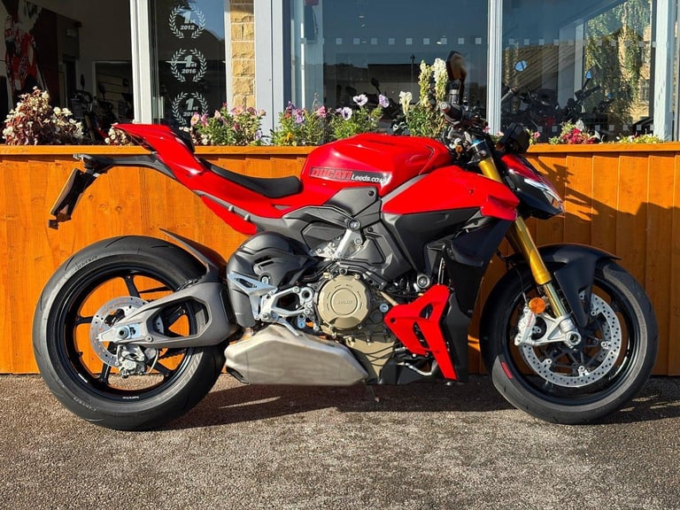 DUCATI STREETFIGHTER V4 S