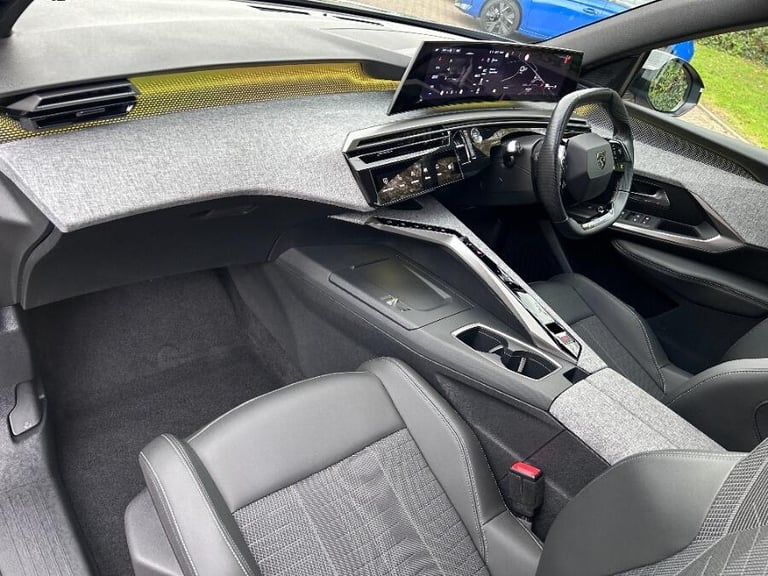 2025 Peugeot 5008 1.2 Hybrid Gt Suv 5dr Petrol Hybrid E Dsc6 Euro 6 (s/s) (136 Ps) HATCHBACK Petr...