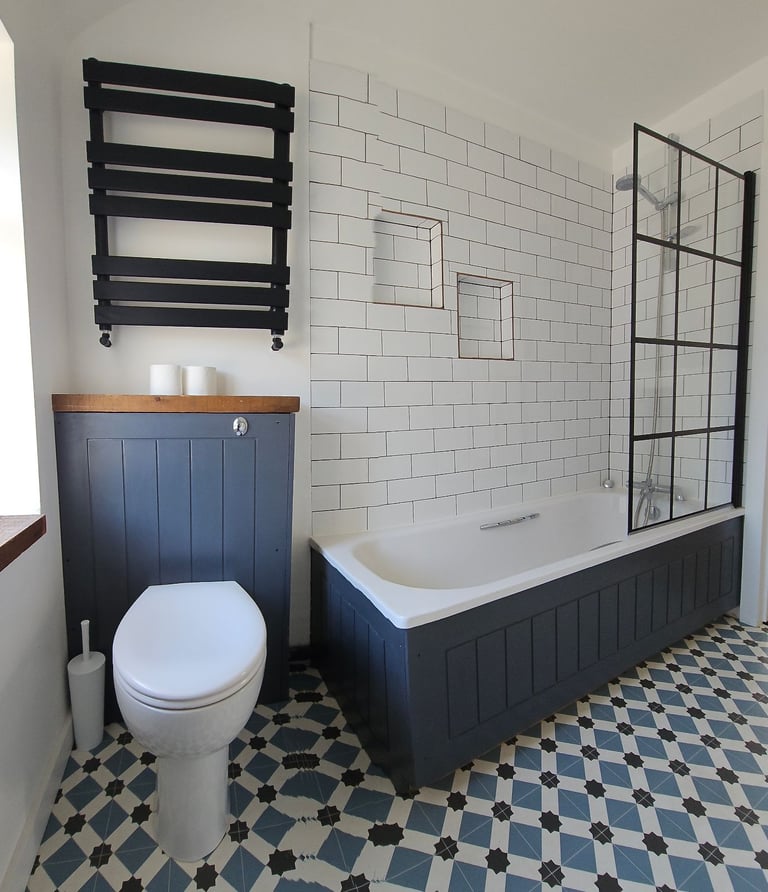 4 Bedroom House, Newly Renovated - open plan kitchen.