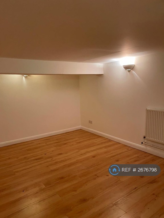 Studio flat in Hayle Road, Maidstone, ME15 (#2676798)
