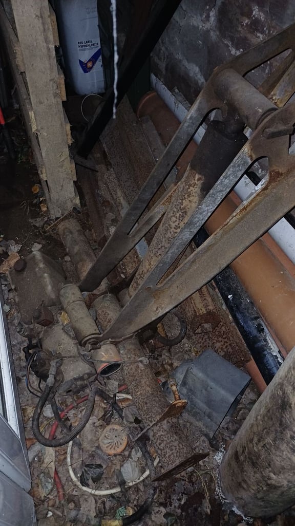 Hydrolic tipper mechanism 