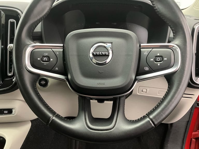 2020 Volvo XC40 2.0 B4P Inscription Pro 5dr Auto Estate Automatic