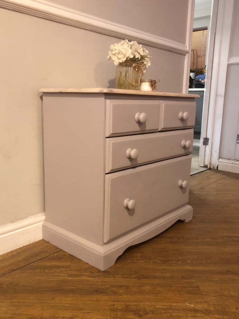Chest of drawers