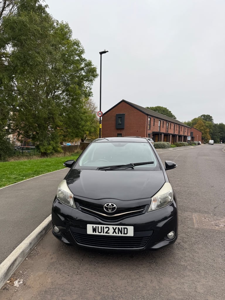 Toyota, YARIS, Hatchback, 2012, Manual, 1329 (cc), 5 doors