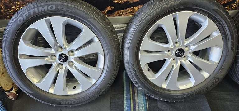 Kia Genuine 18 alloy wheels + 4 x tyres 235 55 18