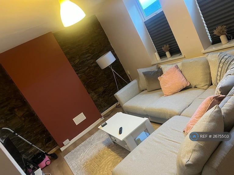 1 bedroom flat in Regent Street, Barry, CF62 (1 bed) (#2675503)