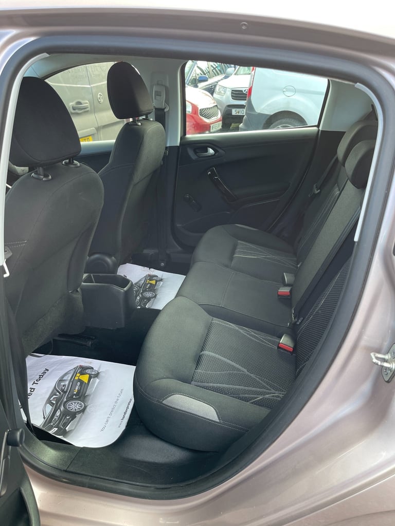 2014 Peugeot 208 ACTIVE 5-Door Petrol