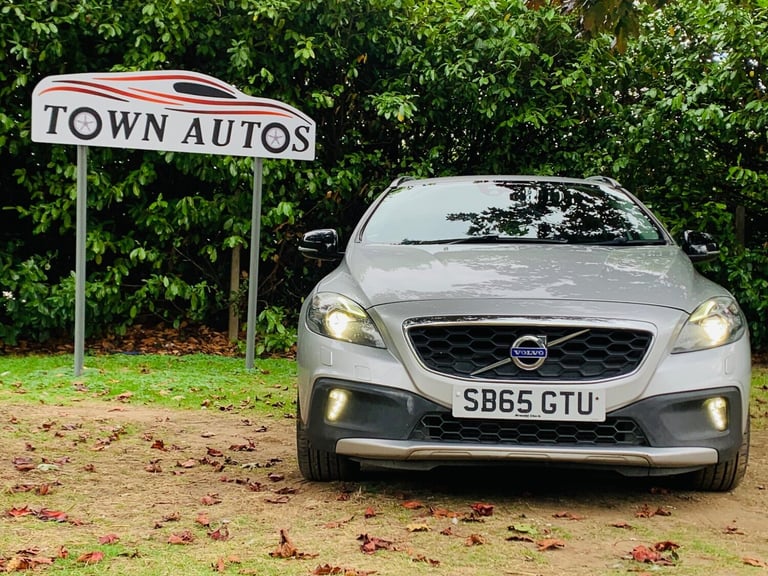 2015 Volvo V40 Cross Country 1.6 D2 Lux Nav Euro 5 (s/s) 5dr HATCHBACK Diesel Manual